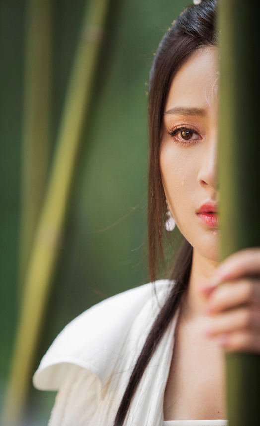 甘婷婷新片花神绛妃曝唯美剧照演绎花神缱绻柔情