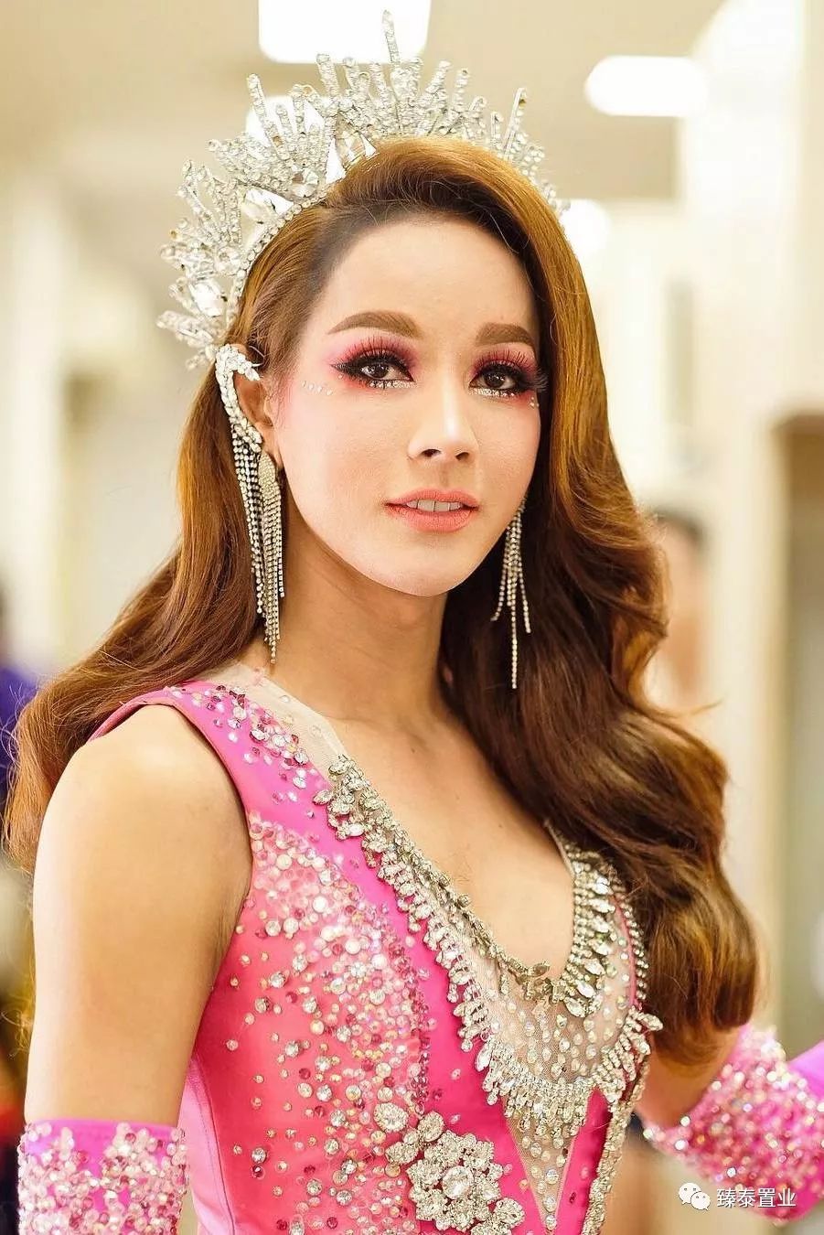 泰国的变性手术起源于1970年代起初,prokob医师远赴瑞典及比利时进修