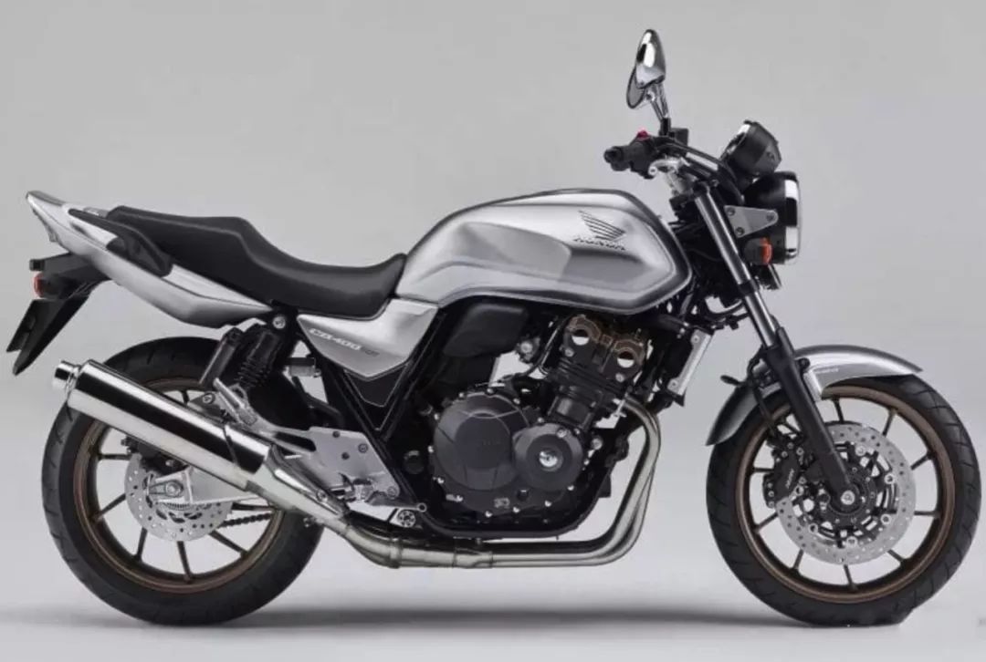 本田最新款cb400发布,外观依然经典售价约为5.86万元