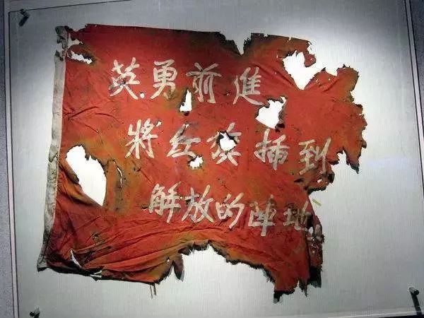 94岁老英雄回忆上甘岭撤下阵地时很多战友再也没回来