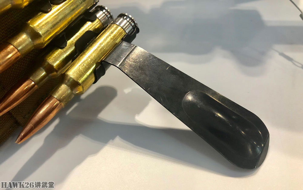 西格绍尔展出下一代班组武器的软质弹链包 细节之处毫不马虎__凤凰网