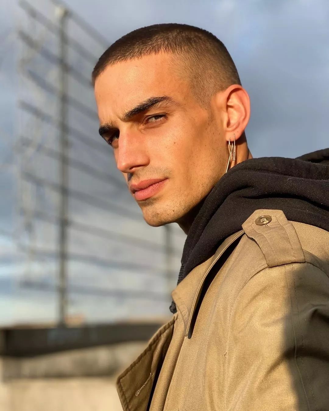 短发酷长发仙这个男模可塑性好高