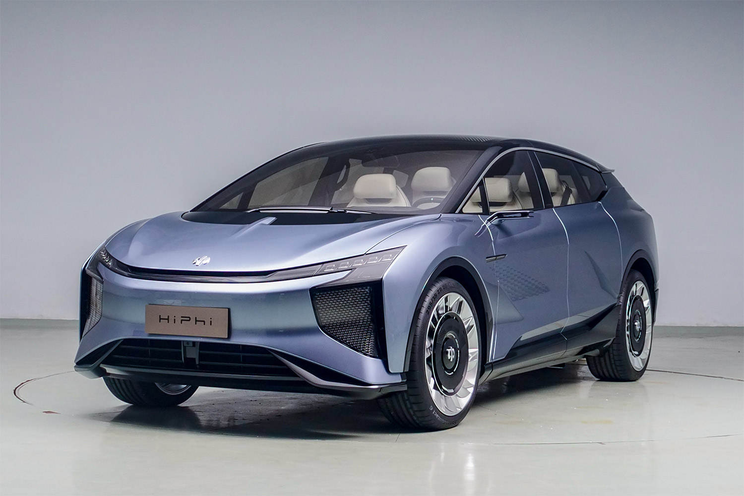 概念的量产定型车华人运通旗下首款车型高合hiphi1发布
