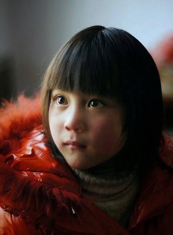 这就是山东山东女孩明亮的大眼睛仿佛黑夜里指引的星光