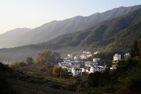 婺源龙尾村一壶浊酒伴青山白头