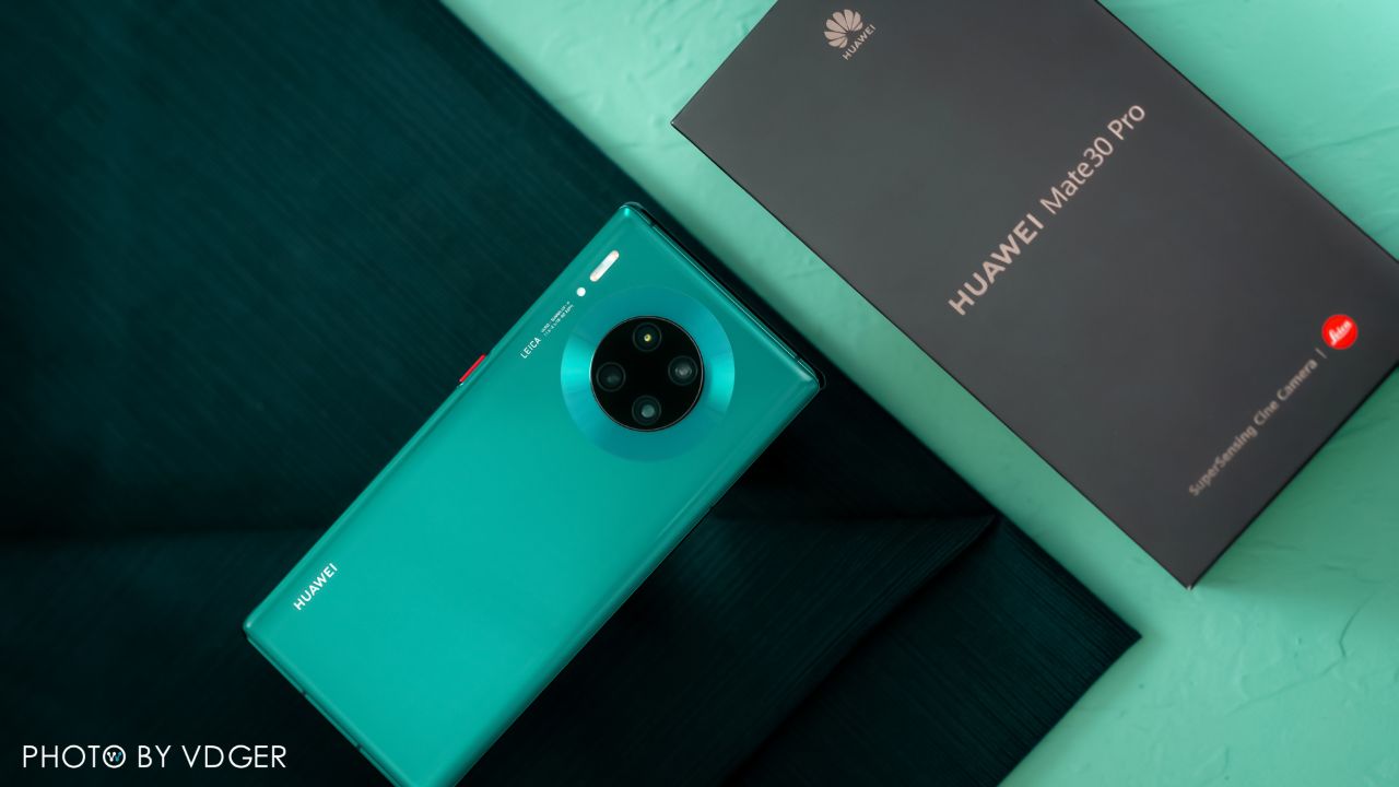 华为mate30 pro在延续mate20 pro整体设计的基础上,做了许多工艺和