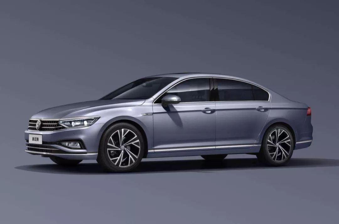 18.69万起售,2020款迈腾正式上市,想买雅阁和凯美瑞的纠结了