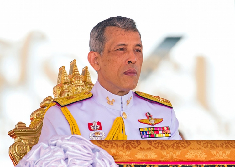 泰国国王再解职4名皇室官员卧室警卫罪名涉通奸