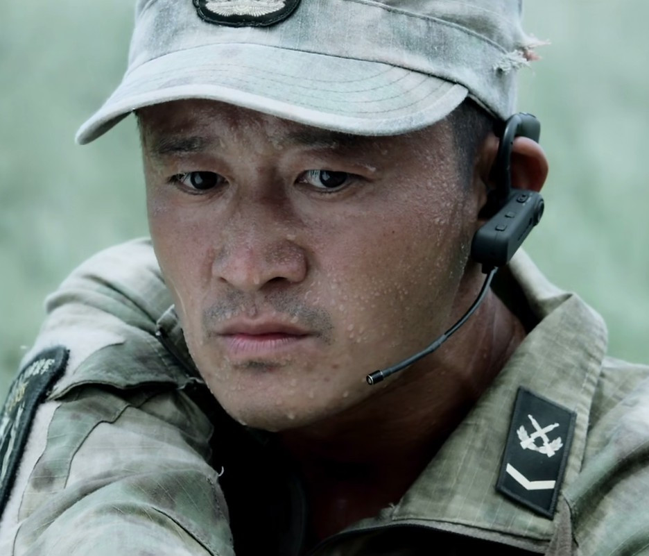 《我是特种兵之利刃出鞘》的风格,而且吴京急于表达或者传递形而上的