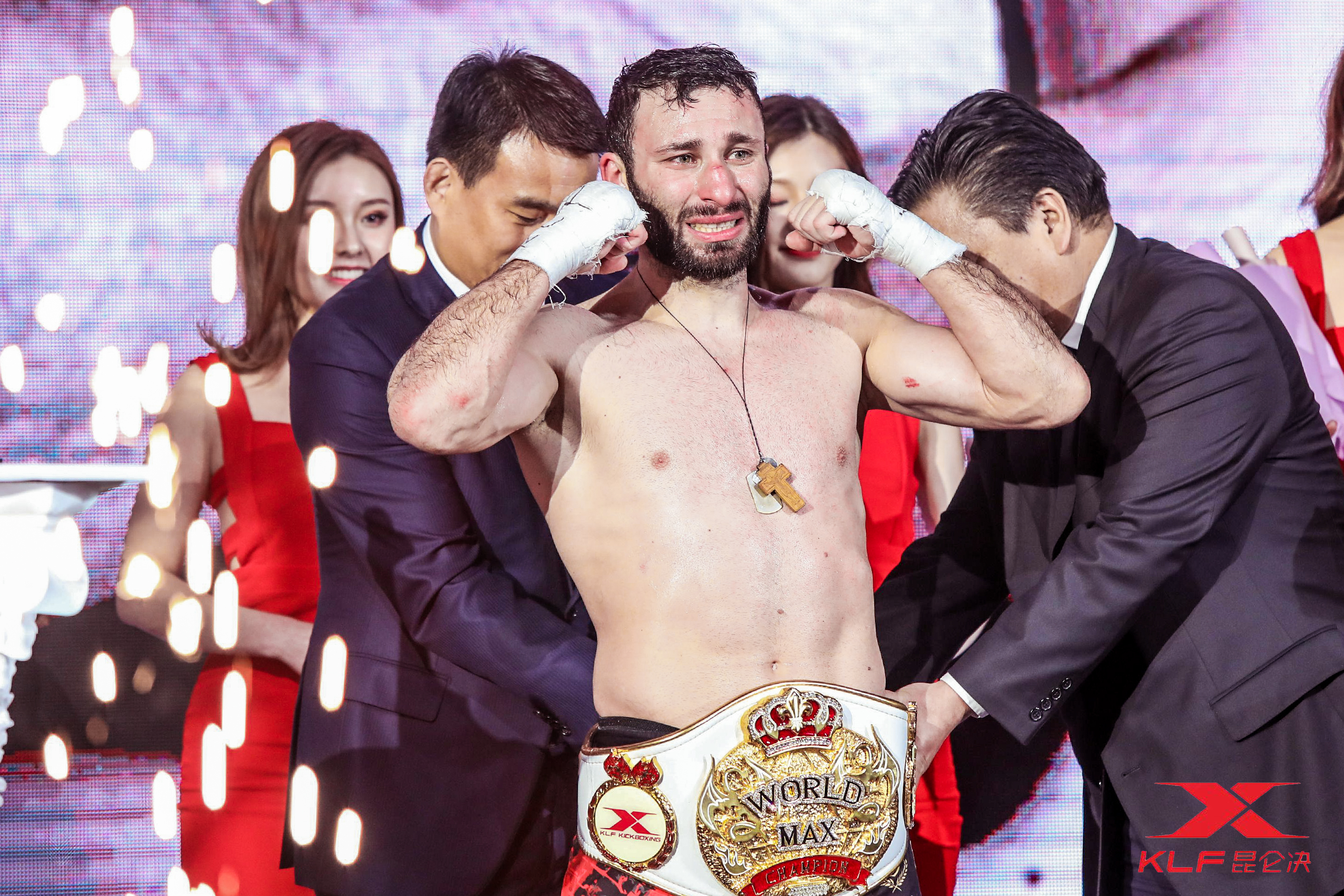 诸神之王奇利亚再得一女兴奋发文,美丽死神为其点赞