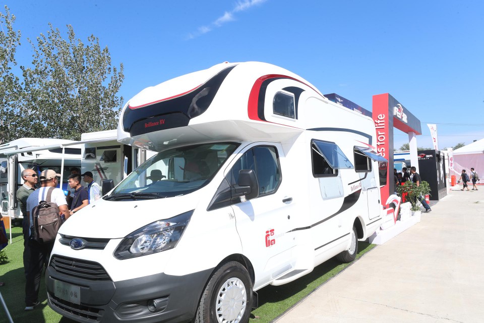 蜗牛房车华晨房车携id1,id2,萌马,小福,海狮等产品亮相展会