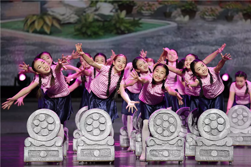 《姥姥说》指导教师:任思宇