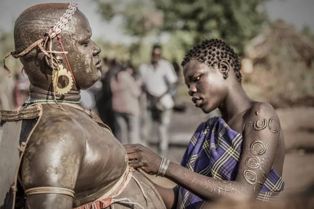 这个地方就是埃塞俄比亚的东部地区——博迪部落,这个古老的部落以胖