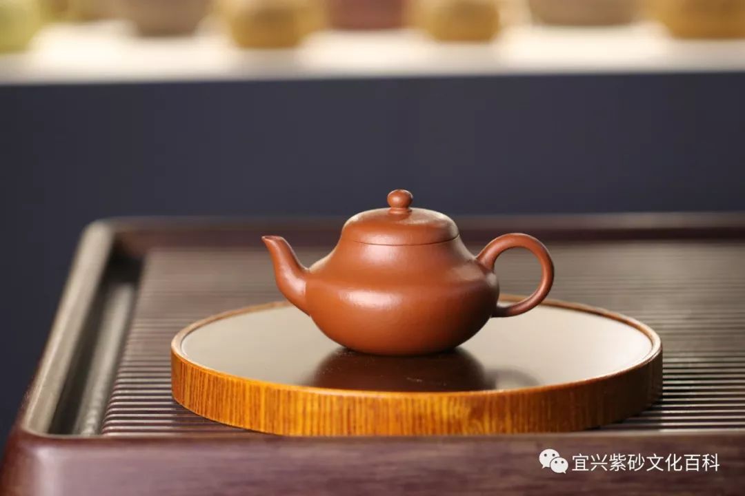 为壶友解析:紫砂壶要出水顺畅,和壶口壶盖有着密切的关系__凤凰网