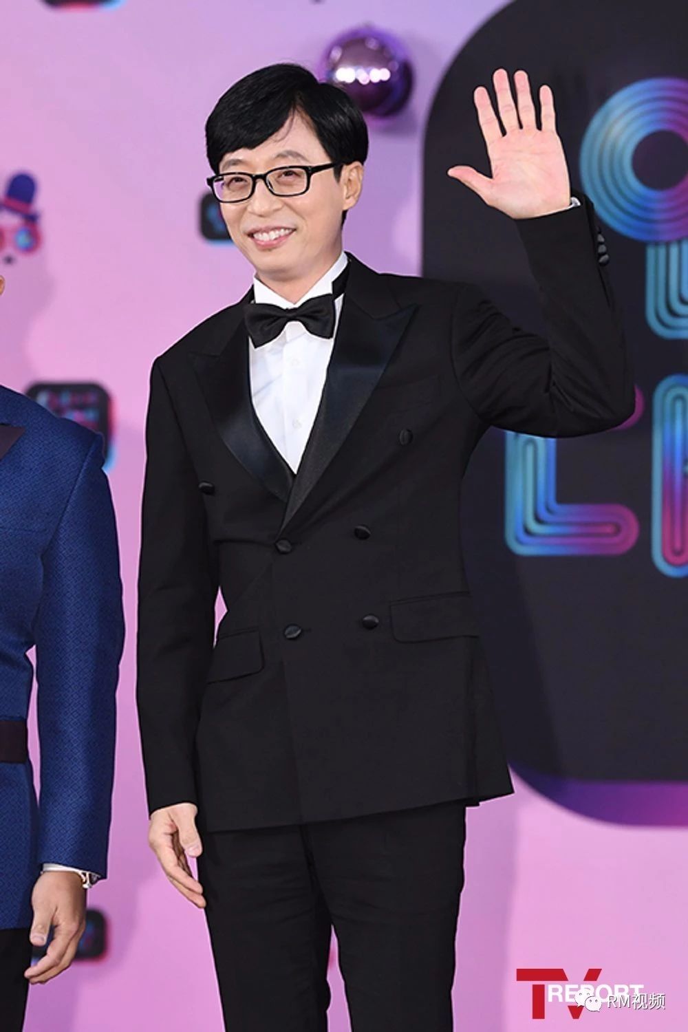 刘在石出席kbs演艺大赏红毯图