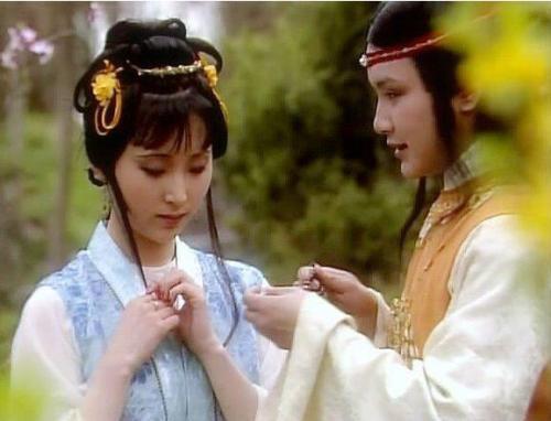 贾宝玉和林黛玉之间,究竟有无苟且之事?__凤凰网