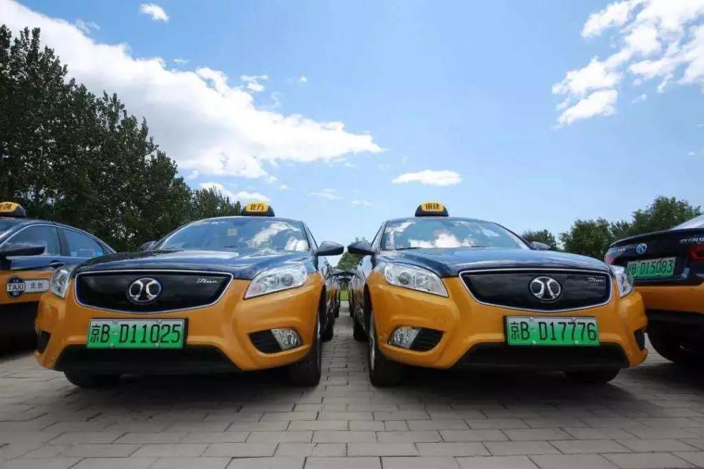 加箱油的功夫居然满电了北京电动出租车竟有这种操作