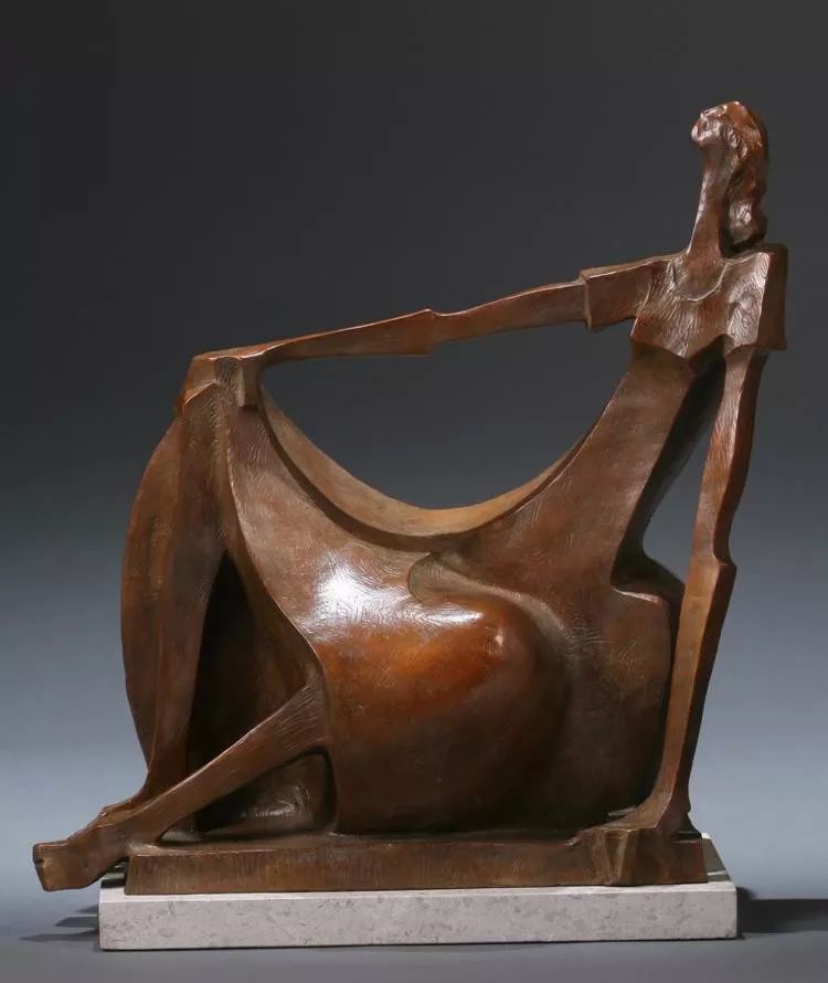 古典与现代韦恩萨尔格的抽象铜铸雕塑