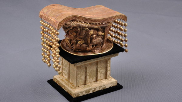 古代皇帝帽子上前后"门帘"有什么用?专家:别说,用处还挺多