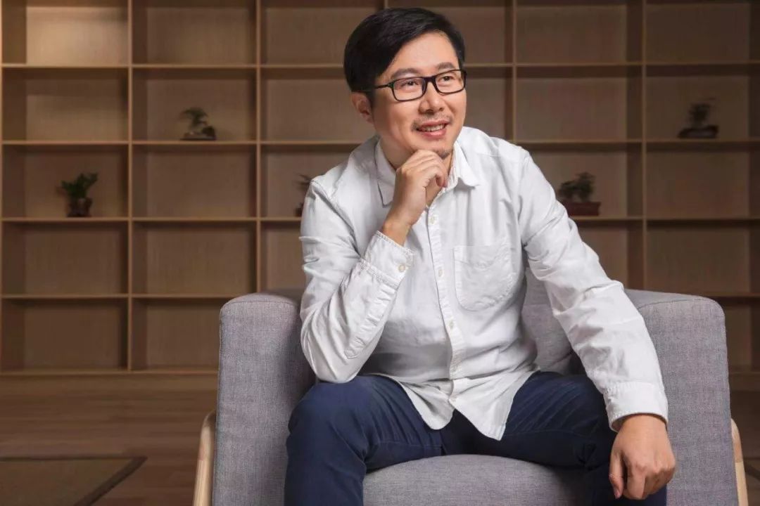 有道上市与周枫十三年"自然生长"