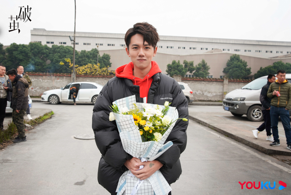 《破茧》曝杀青特辑 张耀马可"虫探"奇案振翅待发