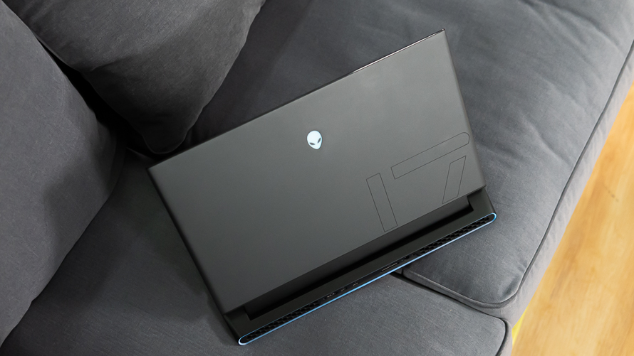 外星人alienwarem17r2评测它变强了也变薄了