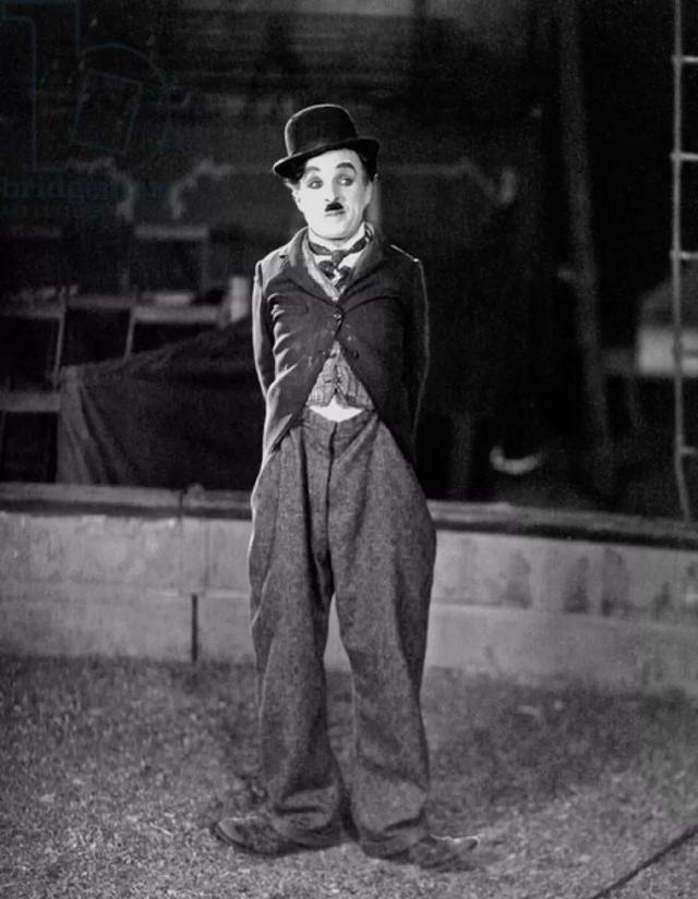 果然戏剧张一天演讲:泛喜剧时代的喜剧之殇