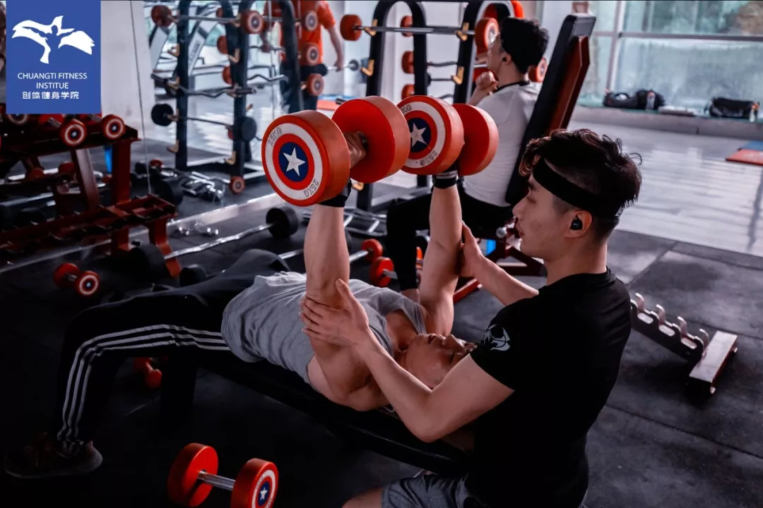 努力举铁一个月究竟能增长多少肌肉