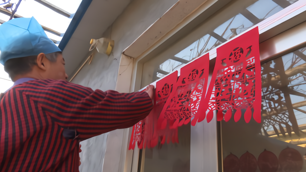 传统饰物“过门钱”春节前市场火爆_凤凰网视频_凤凰网