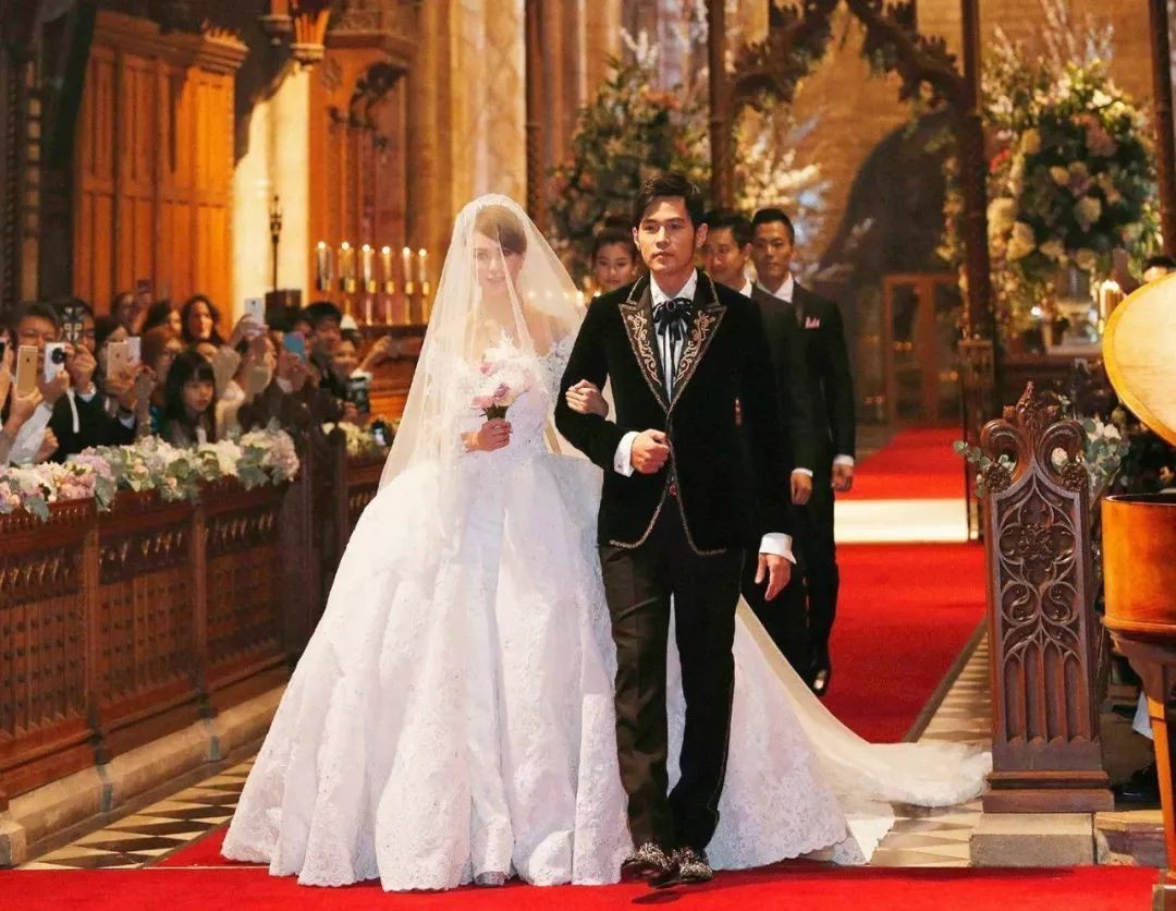 女神也追星杨幂喜欢谢霆锋杨紫爱型男只有她嫁给了心中男神