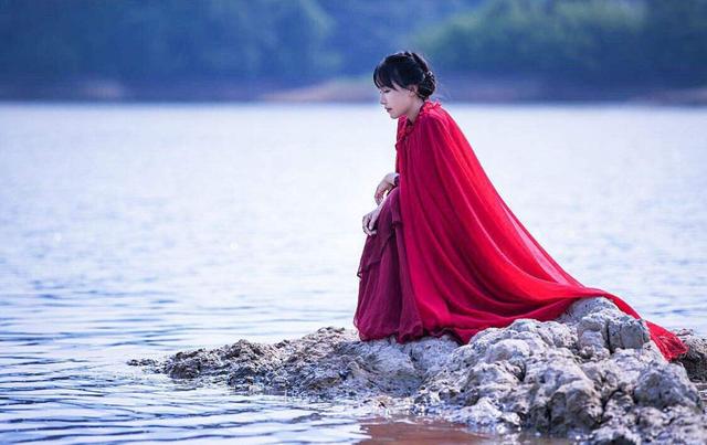 李子柒出淤泥而不染匠心独运坚持对外宣扬中华的传统文化