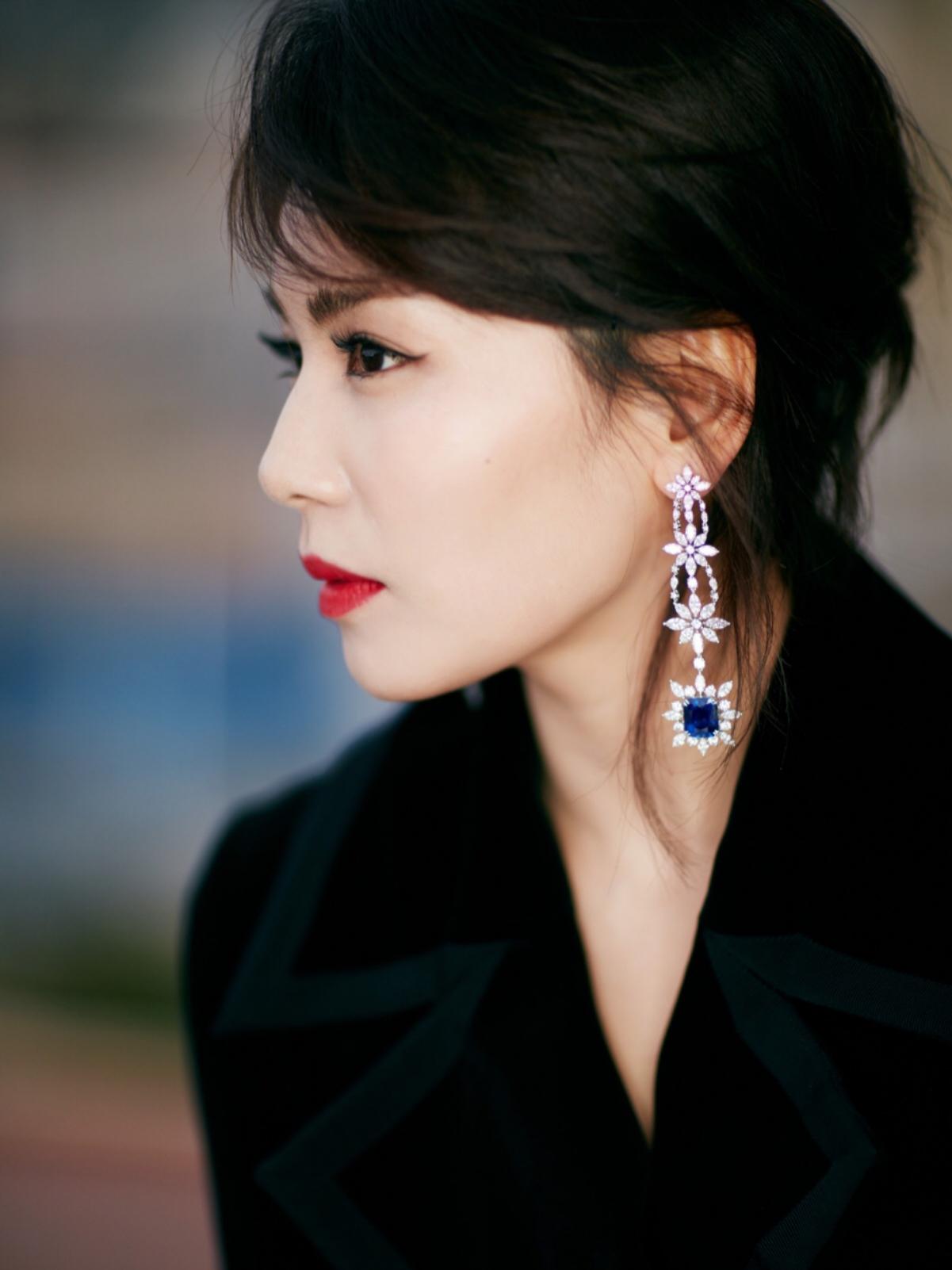 刘涛穿西装尽显气场,不愧是骨气女人,看到耳环瞬间移不开眼了