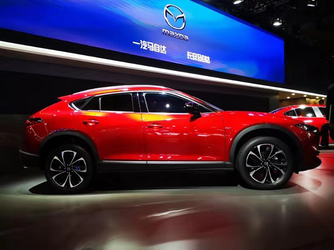 采用魂动2.0设计语言 马自达新款cx-4亮相车展