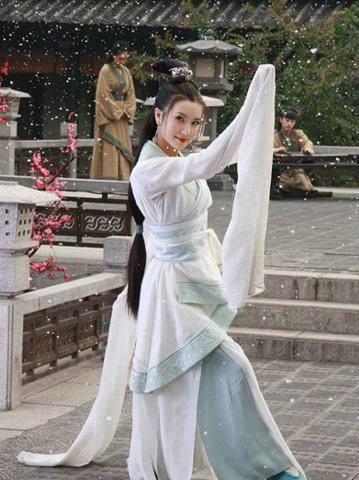 古装剧中翩翩起舞的女星 刘亦菲美出新高度