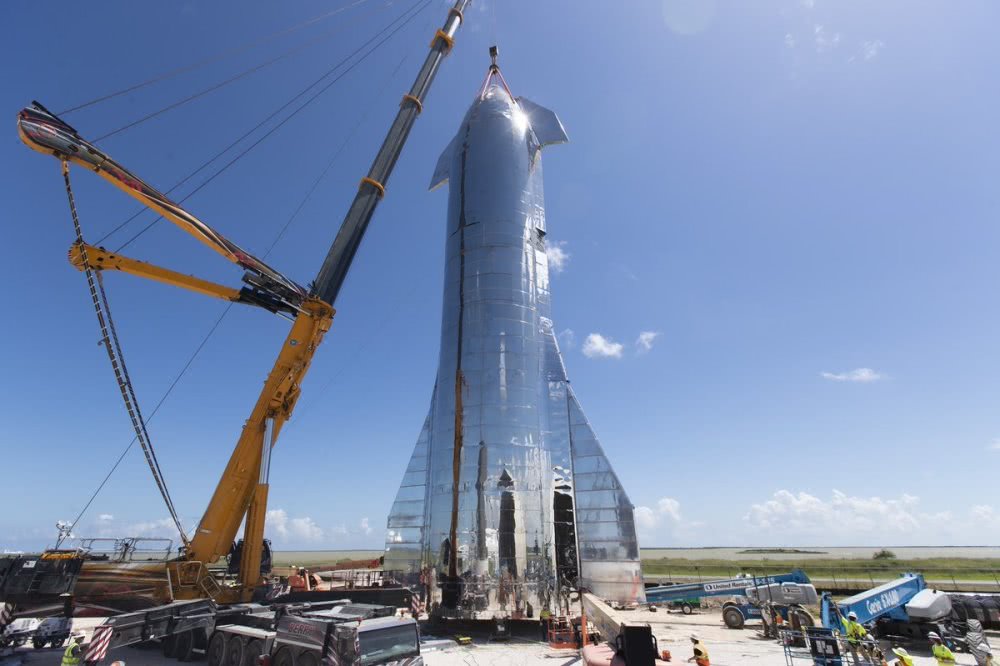 摇篮中的SpaceX星舰飞船 即将蹒跚起航__凤凰网