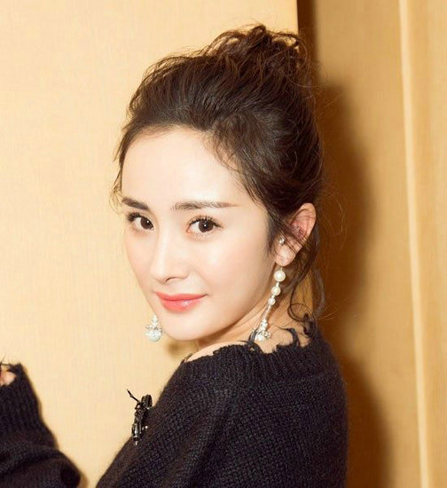 女星的丸子头造型 赵丽颖包子脸大眼睛太可爱