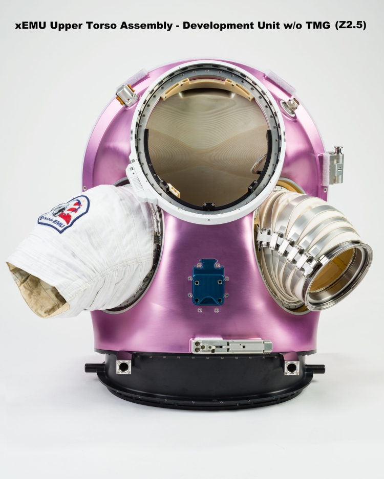 时隔40年 NASA推出新一代宇航服_凤凰网房产_凤凰网