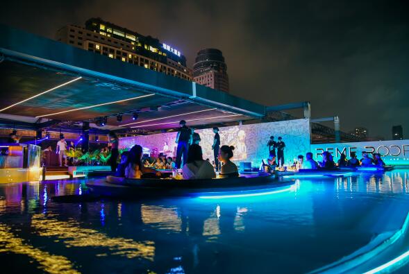 厦门全海景reme roof 即将成为网红拍照打卡地