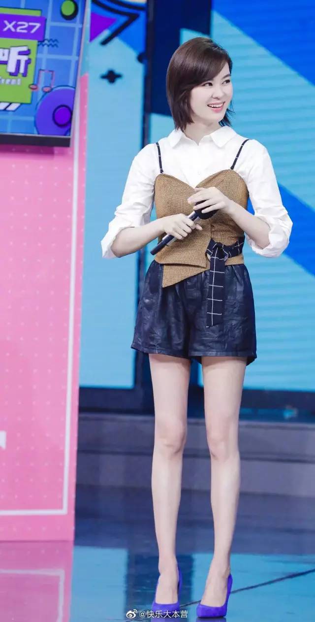 出道十年被遗忘如今凭借惊人的脸和绝世好腿炸出来了