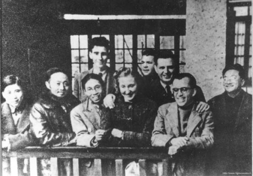 此外国女人有何特殊身份 抗战时被周恩来授少校军衔_凤凰网