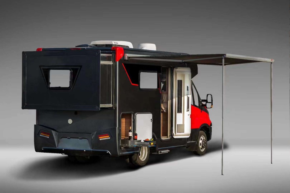 蜗牛房车华晨房车携id1,id2,萌马,小福,海狮等产品亮相展会__凤凰网