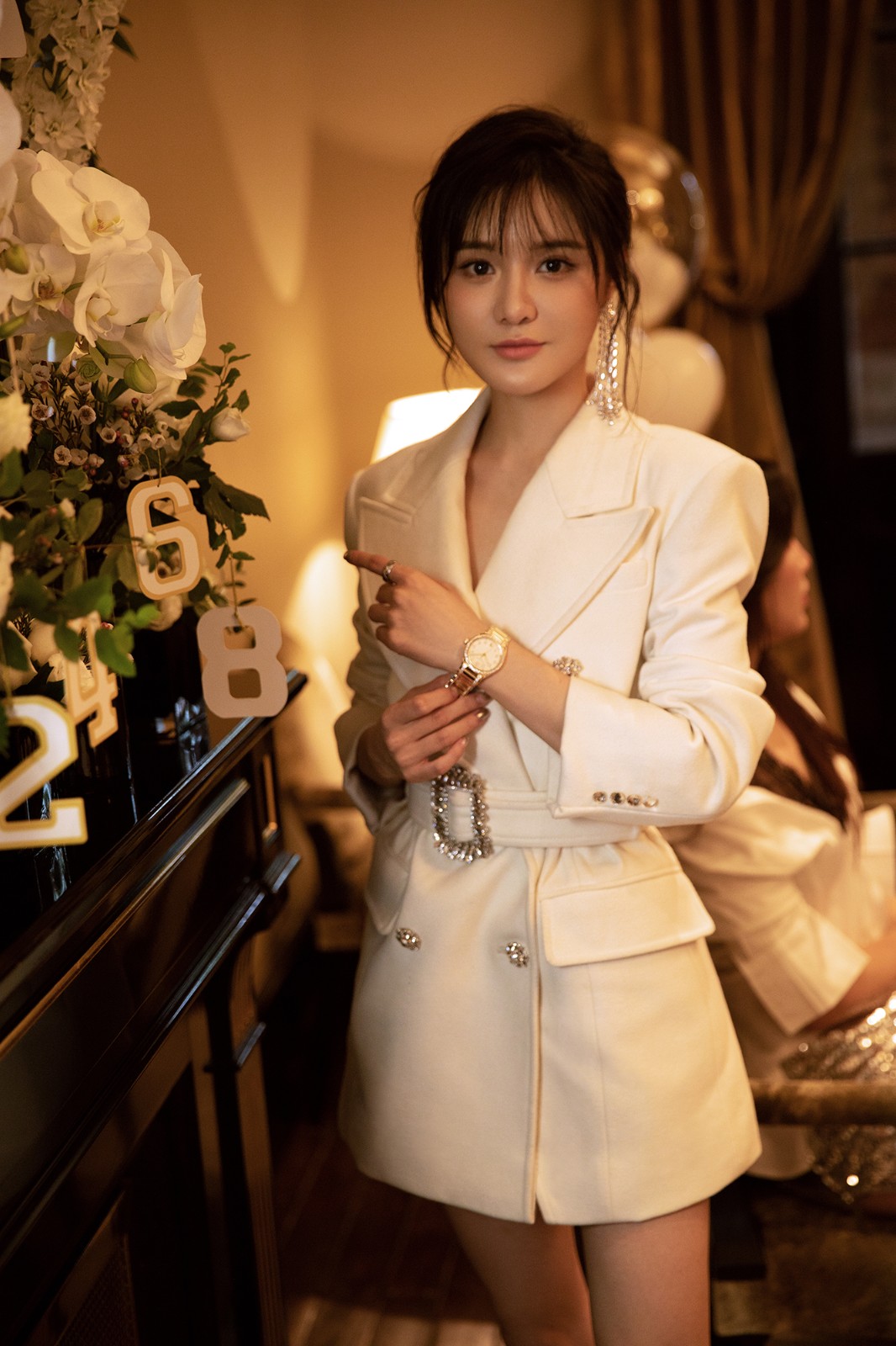 艾如受邀出席百达翡丽活动 长腿吸睛大显好身材