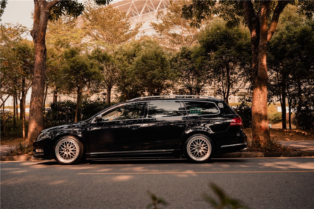 迈腾旅行车的精致改装日常通勤车也可以很帅