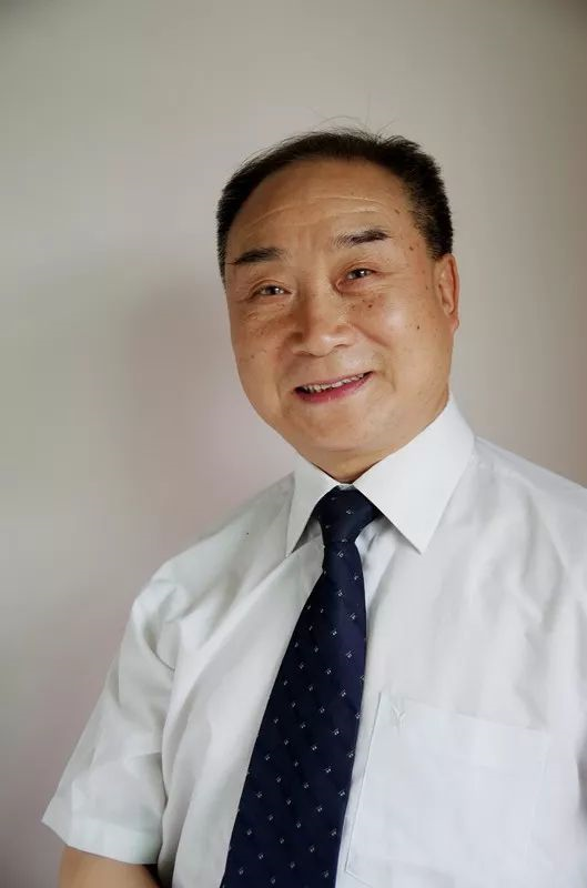 陈少云一辈子交给舞台为戏而生