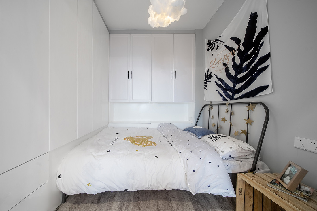 60平米现代简约单身公寓,最受现代青年靓女所喜爱的风格!