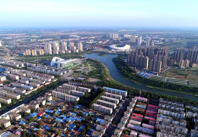 新中国成立以来,特别是改革开放40年来,我市经济,文化,城建等方方面面