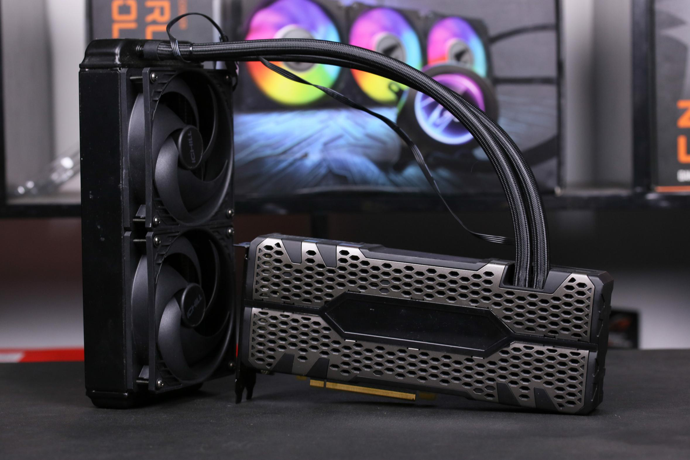 2080ti冰龙黑金版,它与普通的rtx2080ti不同的是采用一体式水冷散热