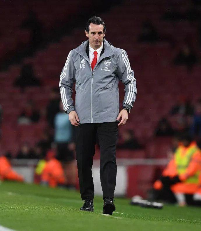 阿森纳官宣:埃梅里下课 枪手名宿永贝里担任临时主帅