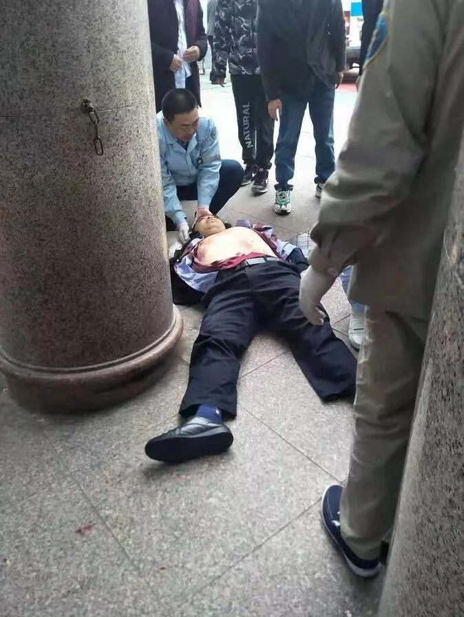 南江发生一起持刀伤人案!(附视频)