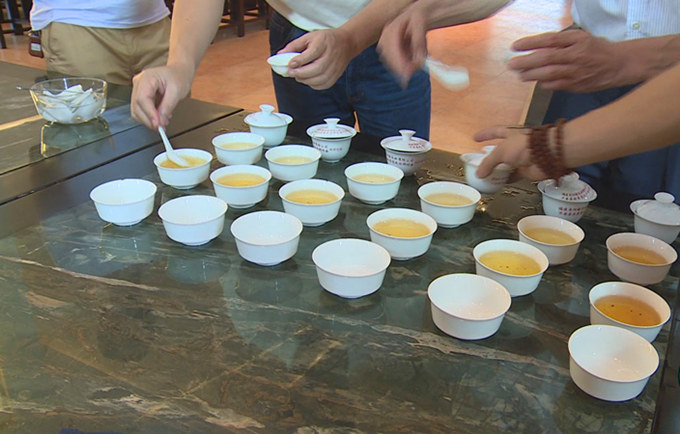 安溪铁观音斗茶赛茶王赛,赛出铁观音好味道,赛出茶叶新高度__凤凰网